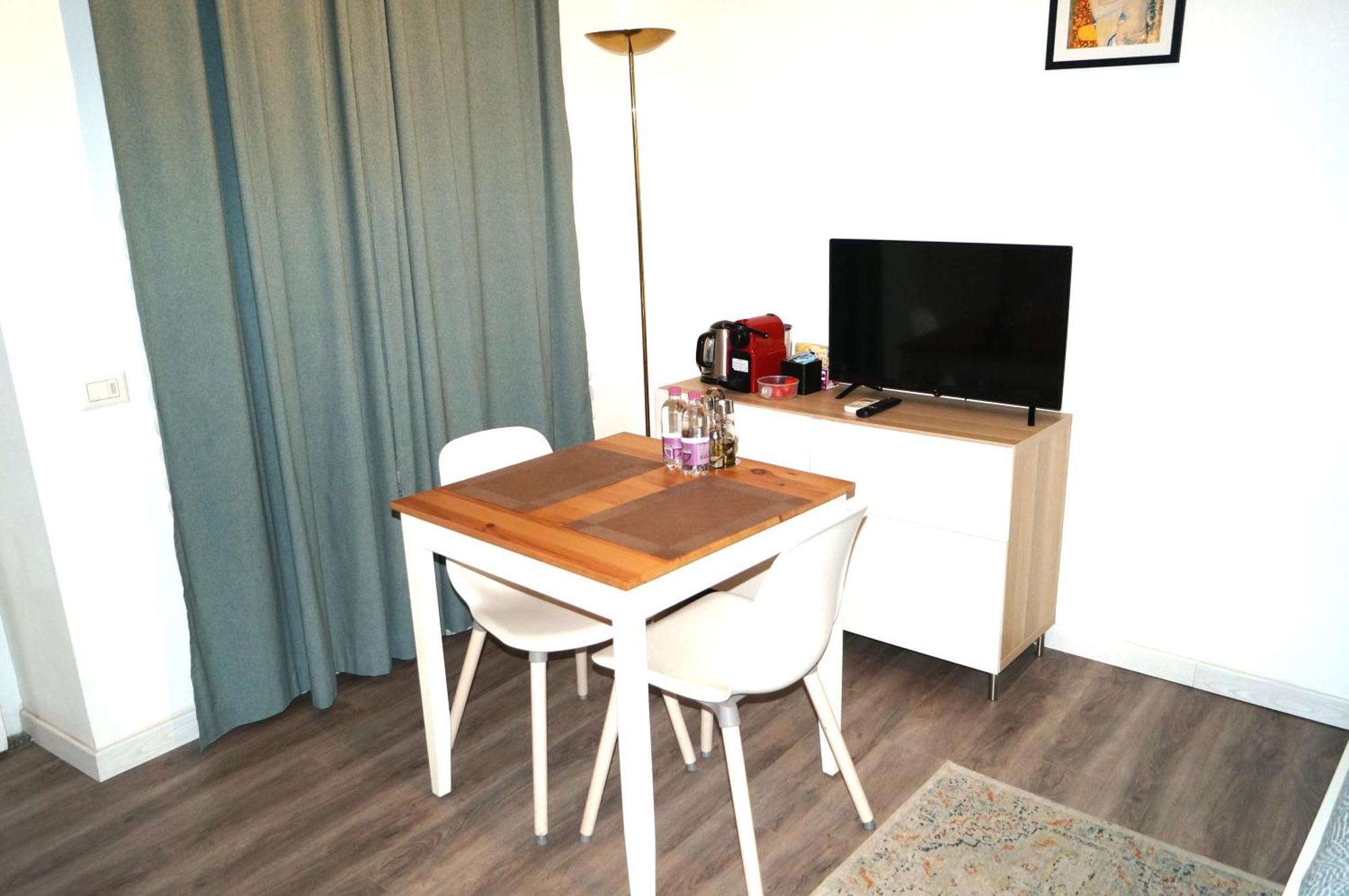 Apartment House Naviglio Quattro Mailand
